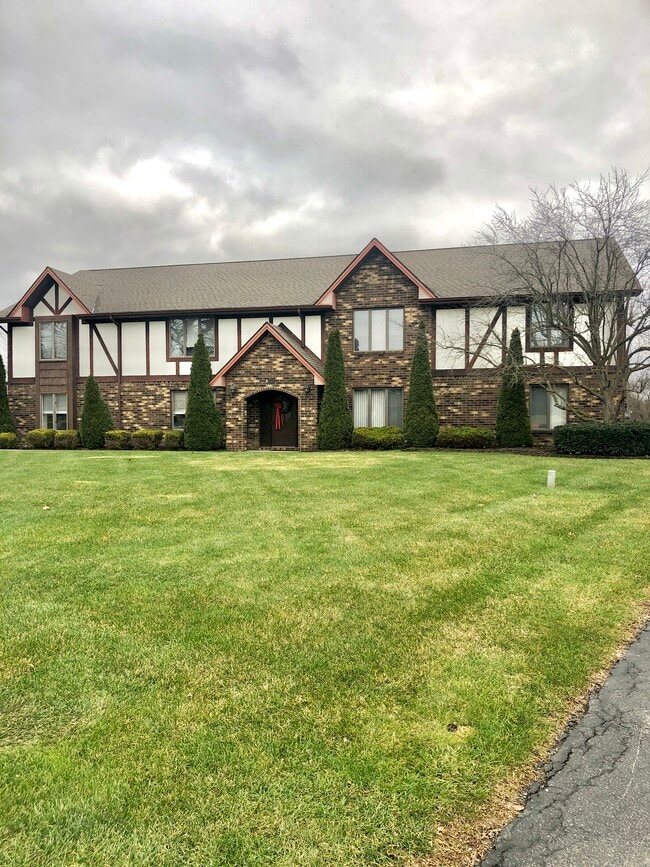 Building Photo - 888 Pearson Cir