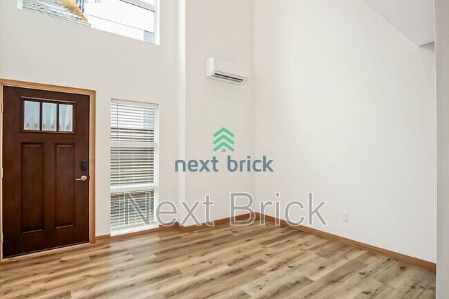 Building Photo - 1431 24th Ave