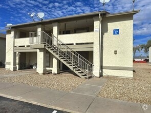Building Photo - 465 W Ivyglen St
