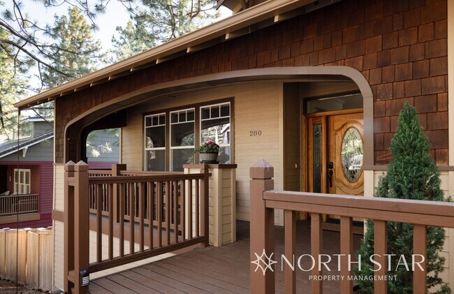 Building Photo - Spacious Bend 3 bed/2 bath Residence w/ Of...