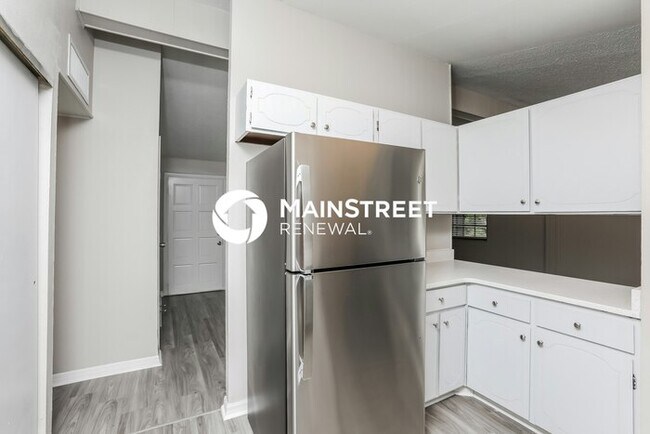 Foto del edificio - 3 Bedroom Pet-Friendly Home in DeBary, FL ...