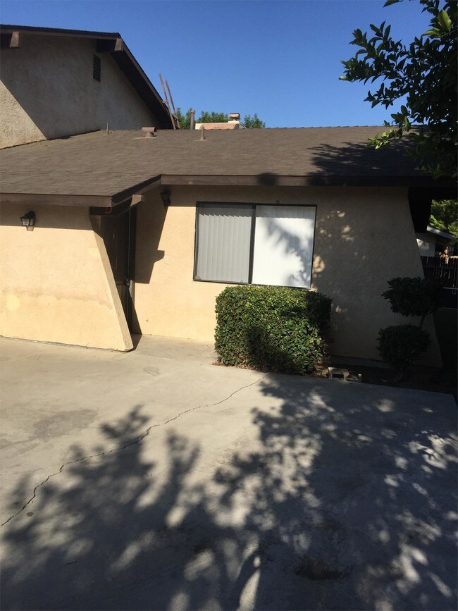 Building Photo - 809 Deseret Way