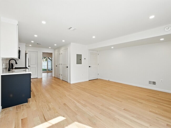 Foto del edificio - 390 Webster Ave