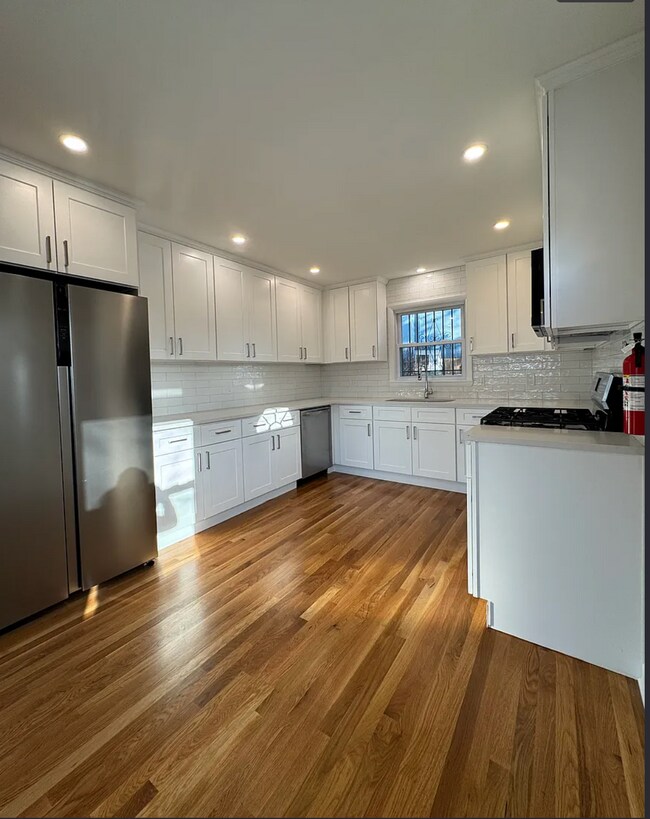 Foto del edificio - 639 Oakdene Ave