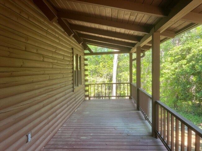 Building Photo - 5812 Stoneridge Rd