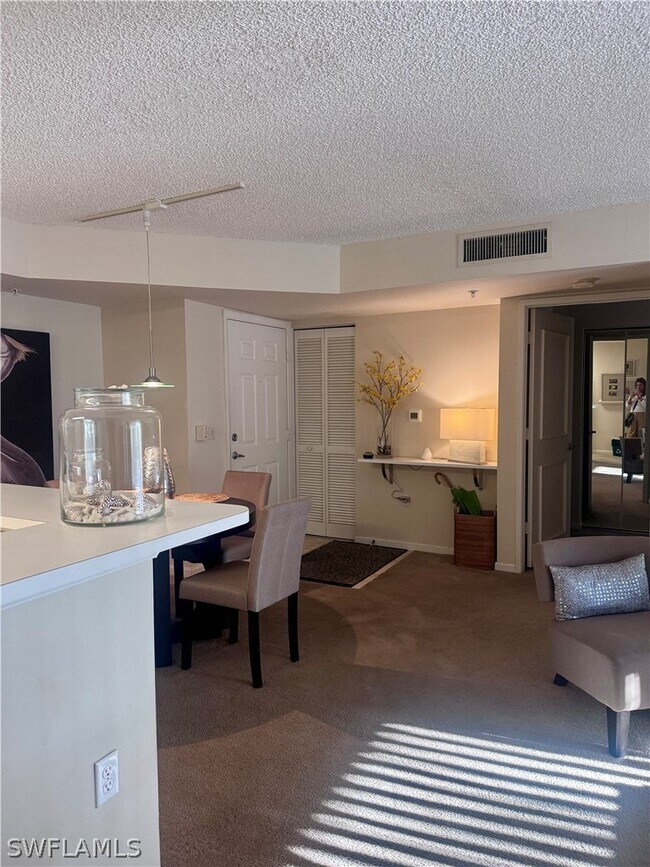 Foto del edificio - 1180 Wildwood Lakes Blvd