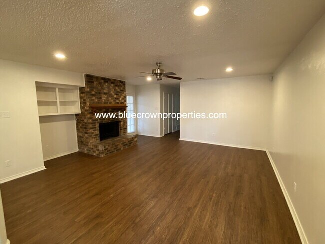 Foto del edificio - 139 Wildwood Dr