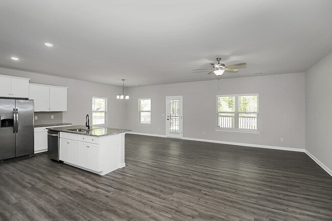 Building Photo - 9042 Hood Rd