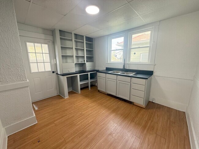 Foto del edificio - 726 Baldwin Ave