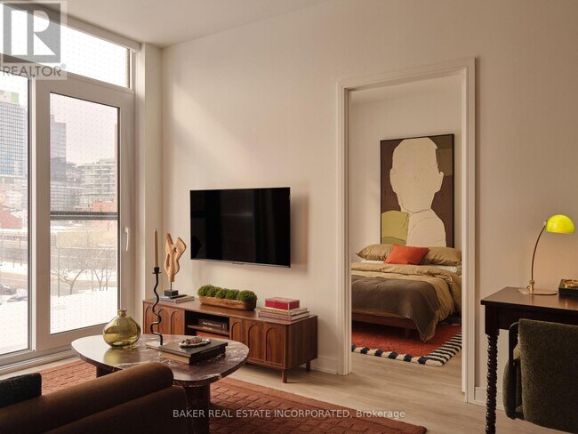 Building Photo - 65 Trinity St