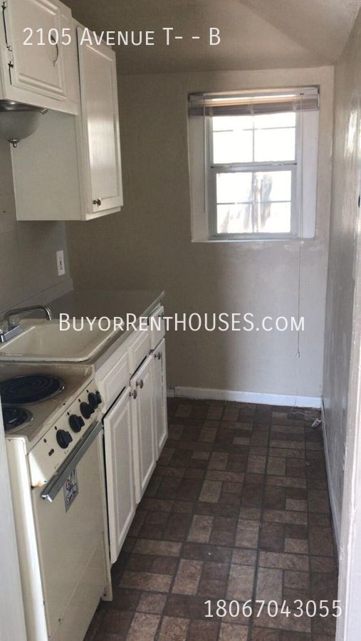 Building Photo - 2105 Avenue T