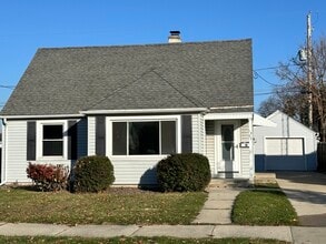 Building Photo - 1302 Kingston Ave