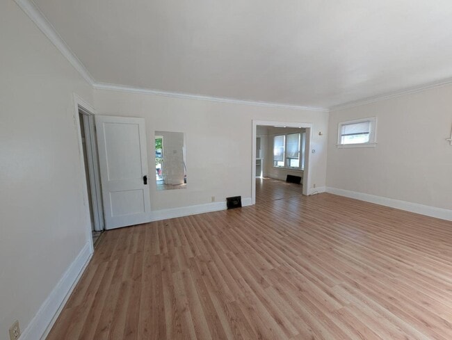 Building Photo - 2600 N 50th St