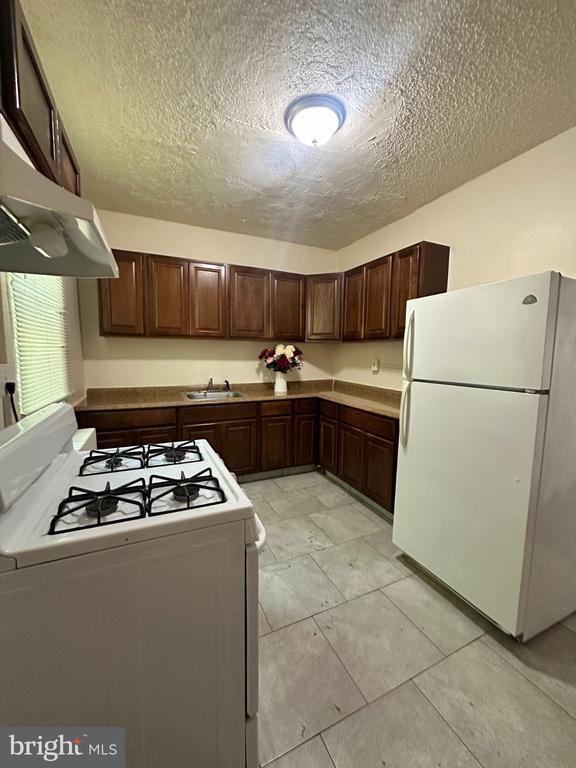 Foto del edificio - 448 W Hanover St