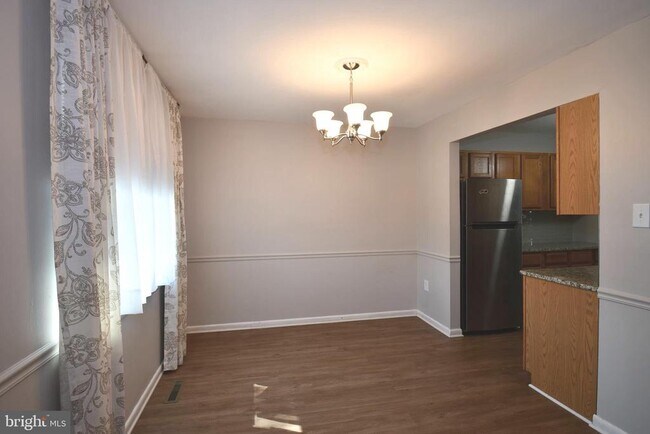 Foto del edificio - 5629 Selford Rd