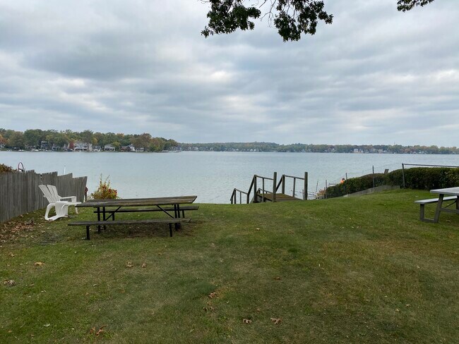 Neighborhood access point - beach, swimming. 4 total access points. - 7911 Barnsbury Ave