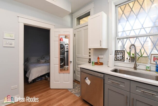 Foto del edificio - 870 W Buckingham Pl