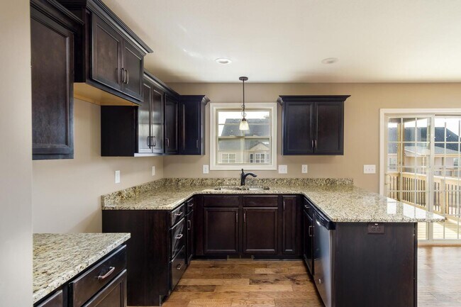 Foto del edificio - Pet Friendly Three Bedroom with Bonus!