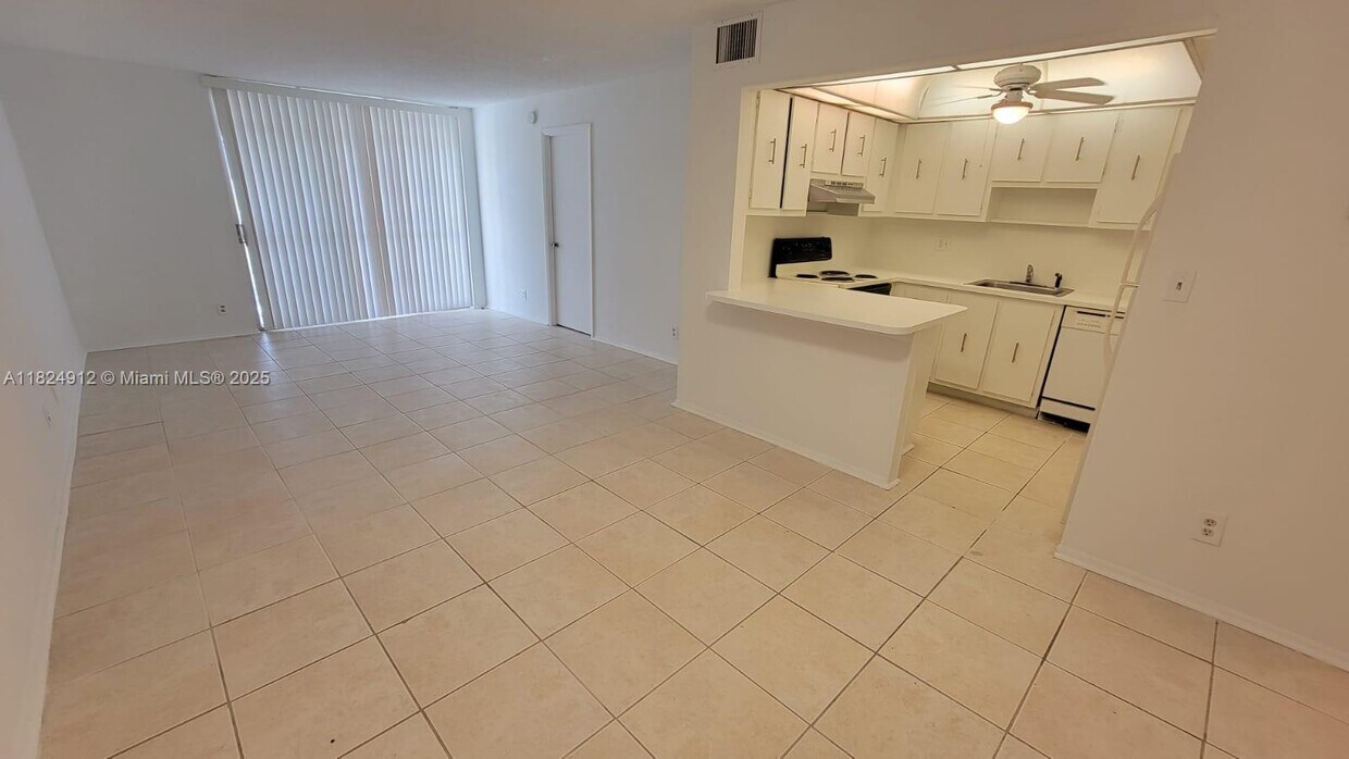 Foto principal - 2029 NW 46th Ave