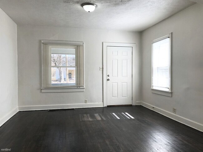 Building Photo - 606 N Chester Ave