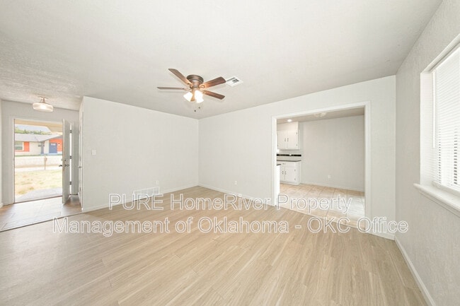 Building Photo - 2721 SE 49th St
