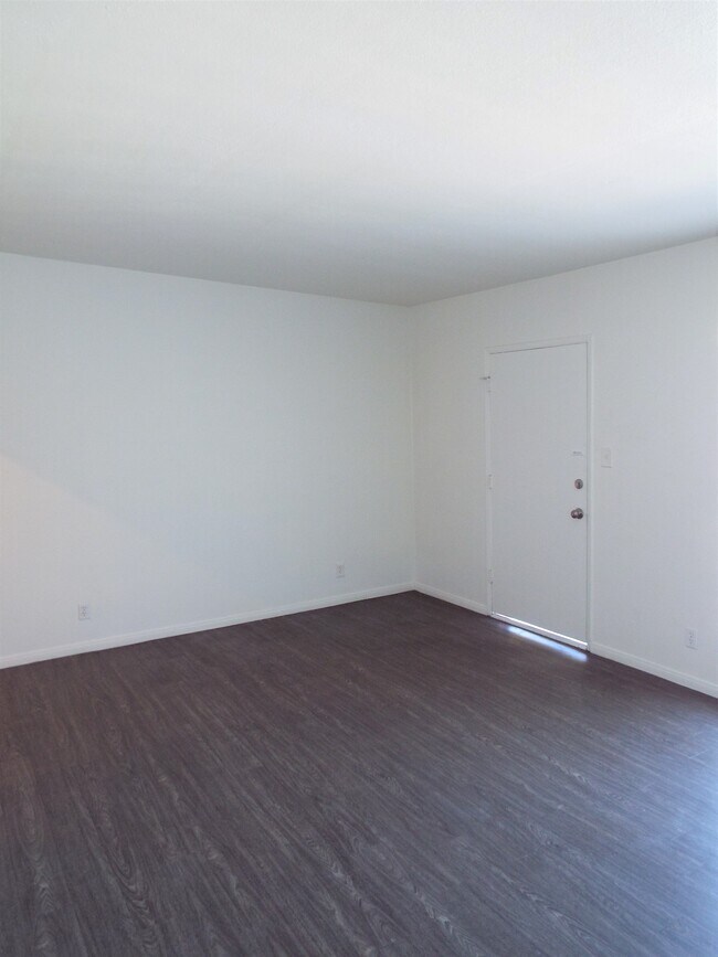 Living Room - 7632 Newlin Ave