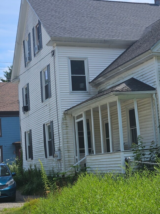 Building Photo - 9 Nichols Ave