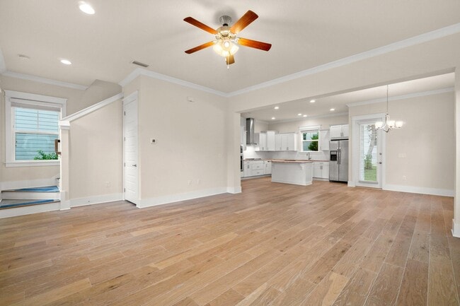 Building Photo - 99 Grande Pointe Cir