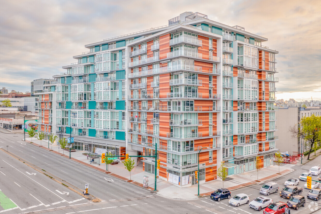 Building - Second and Main
