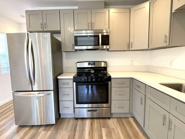 Foto del edificio - NEW PRICE! Newly Constructed 2-Bedroom, 2-...