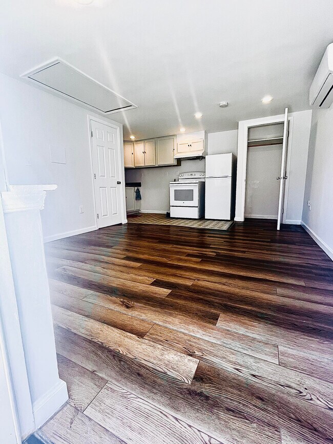 Building Photo - 3708 Taylor St