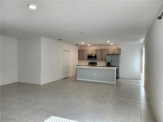 Foto del edificio - 413 SE 13th Pl