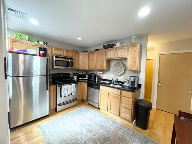 Foto del edificio - 13 Snow Hill St