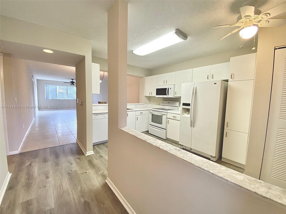 Primary Photo - 9511 Weldon Cir