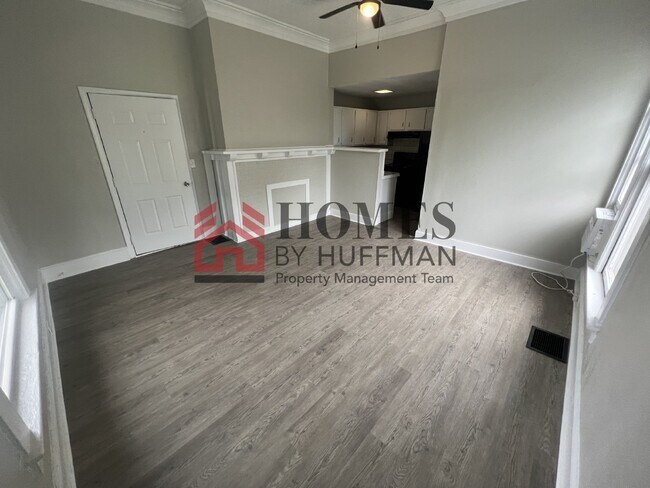 Building Photo - Efficiency Unit | Move In Ready | Laundry ...