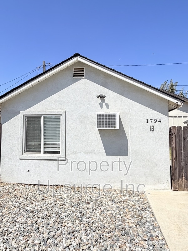 Building Photo - 1794 6th Ave