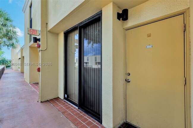 Building Photo - 2930 SW 87th Terrace