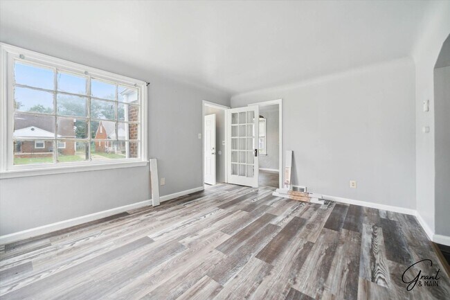 Foto del edificio - $1,250/month - 3 Bed 1 Bath - Section 8 Ac...