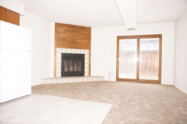 Foto del edificio - 2 Bedroom Townhome Located near Downtown Colorado Springs