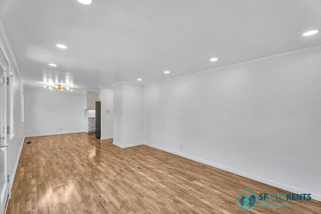 Foto del edificio - Noe Valley/Dolores Heights: Luxury Condo w/ Expansive Private Deck & 2 Car Parking