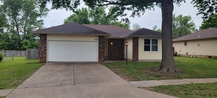 Building Photo - 2793 W Katella Ln