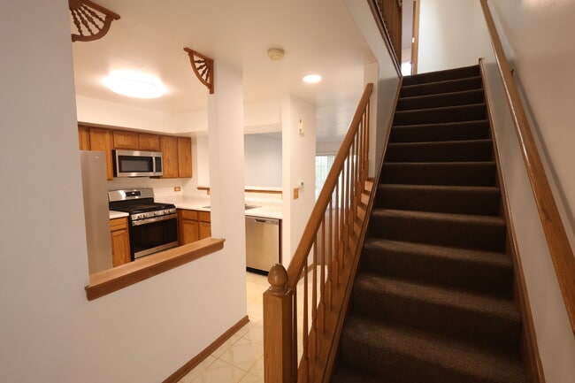 Building Photo - 1840 Grove Ave