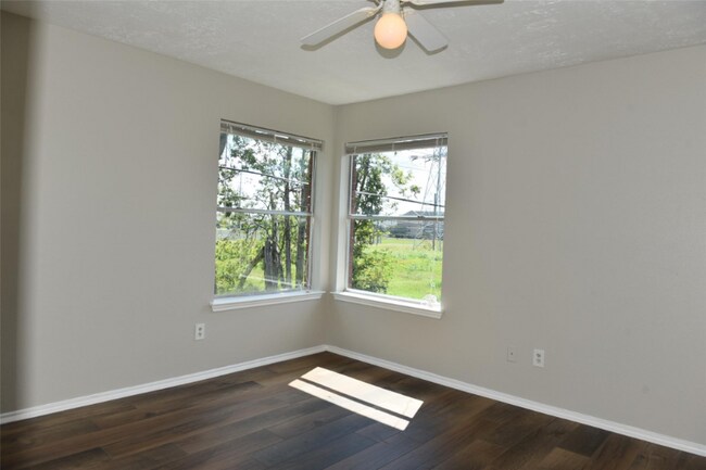 Foto del edificio - 12303 Glenmeadow Dr