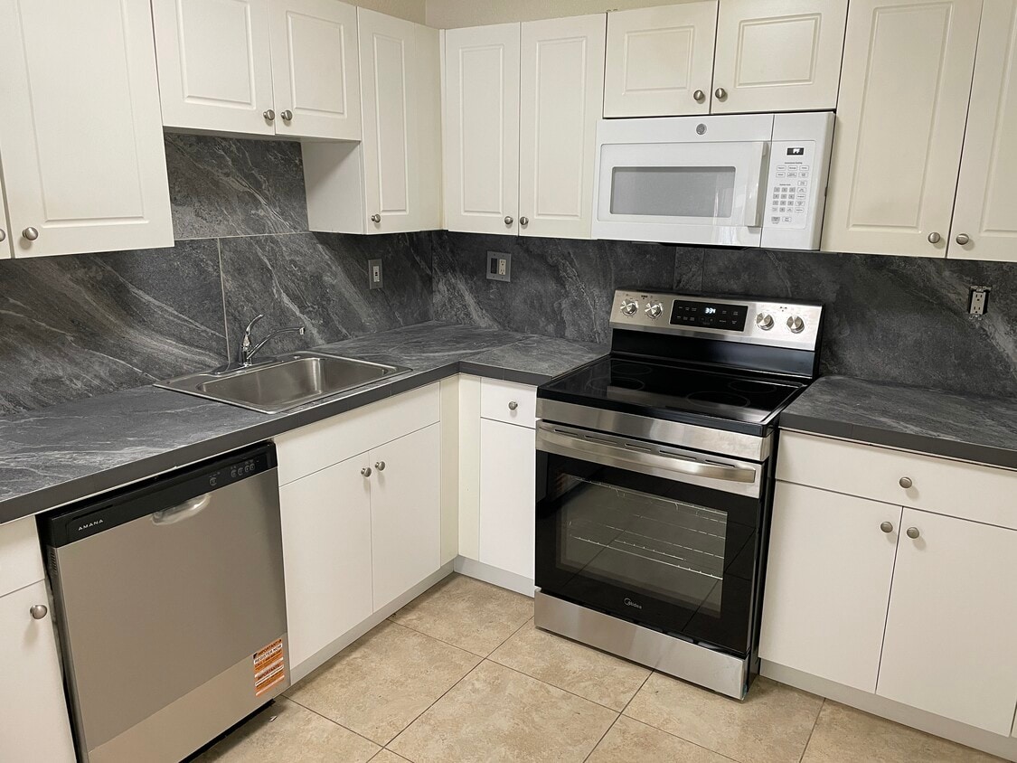 Primary Photo - 760 SE 2nd Ave