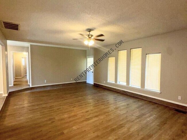 Foto del edificio - 11629 Kings Cir
