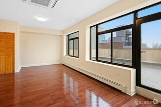Building Photo - 62 N 9th St