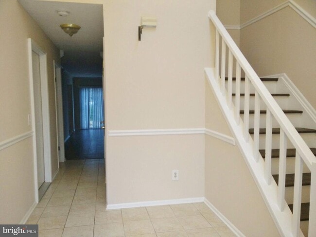 Building Photo - 9 Carob Ct