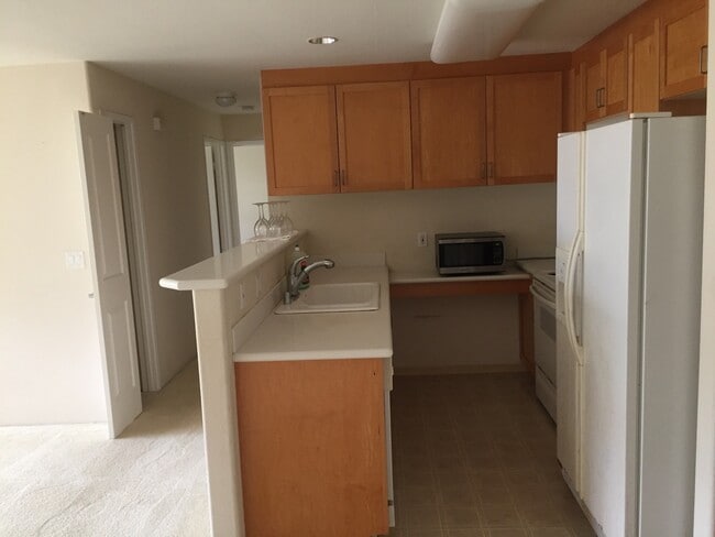 Building Photo - Chiu, Sandy &amp; Caroline