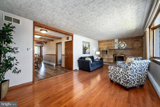 Foto del edificio - 8402 Holman Ave