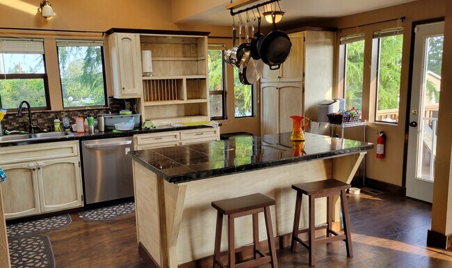 Foto del edificio - 205 Beacon Hill Dr